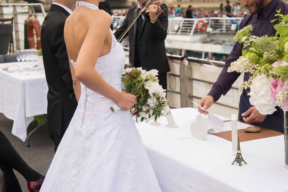 Wedding on a Peniche in Paris