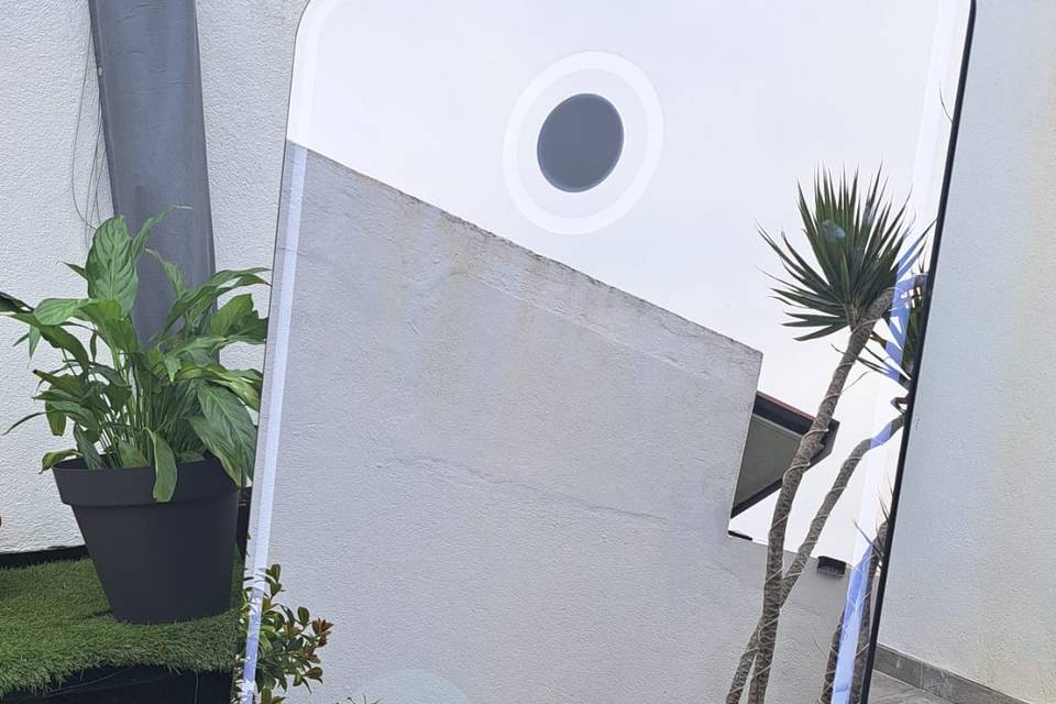 Mirror Booth