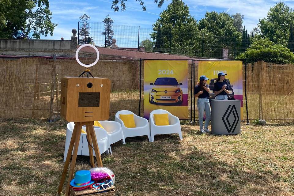 Photo Booth Exterior