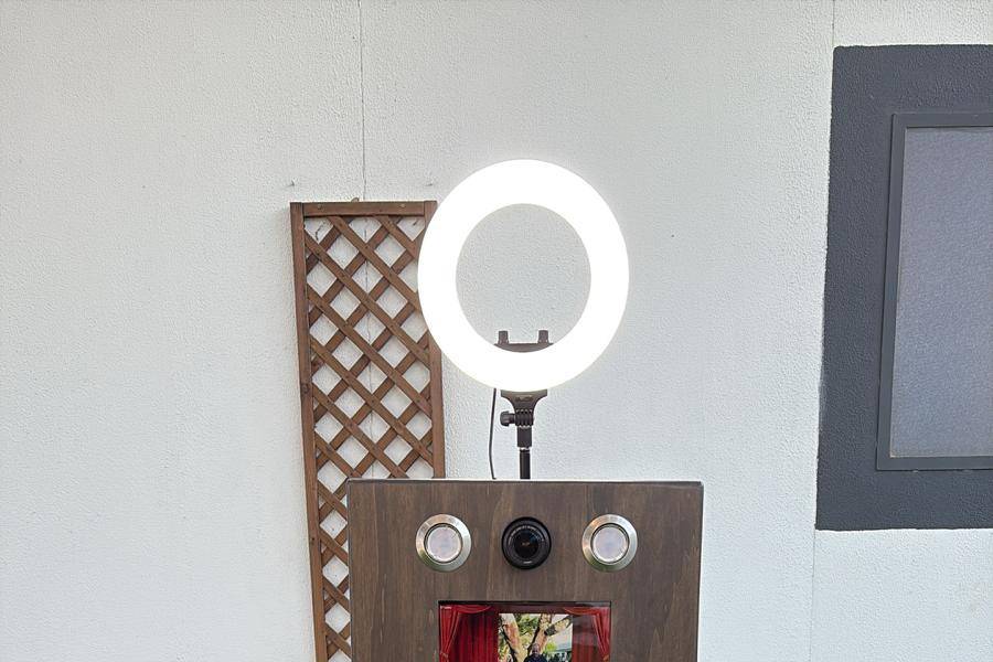 Photo Booth Exterior