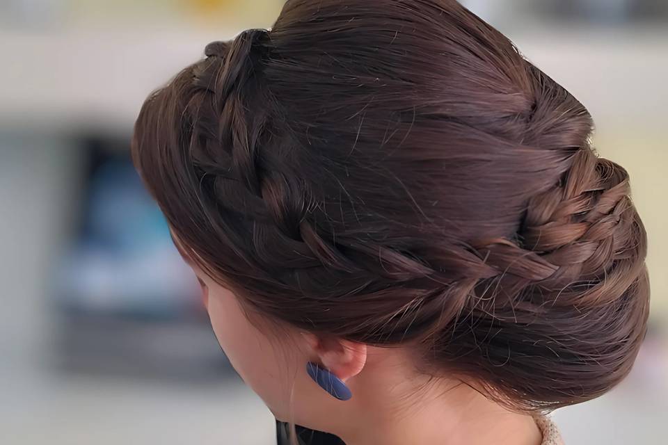 Romantic bride up do