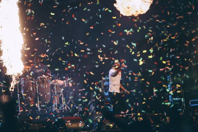 Confettis - StadiumShot III