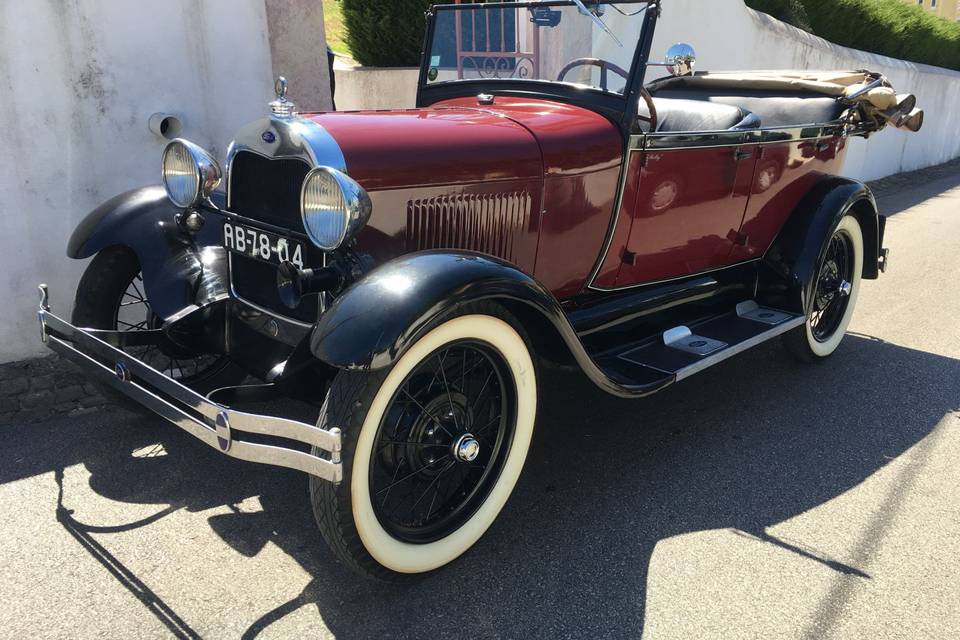 Ford A Phaeton 1928 bordeaux