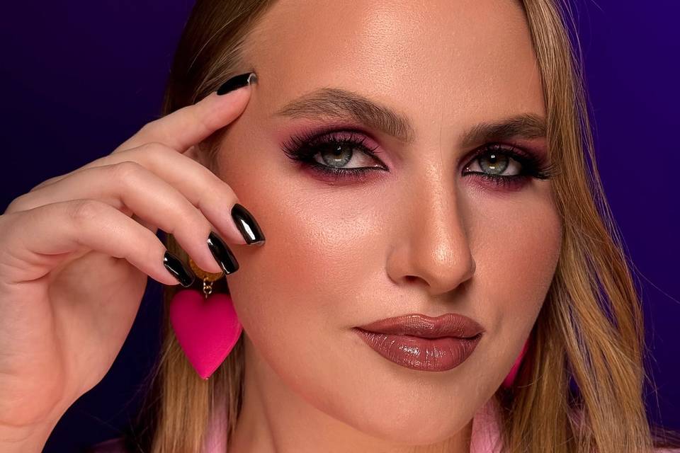 Smokey eye make up