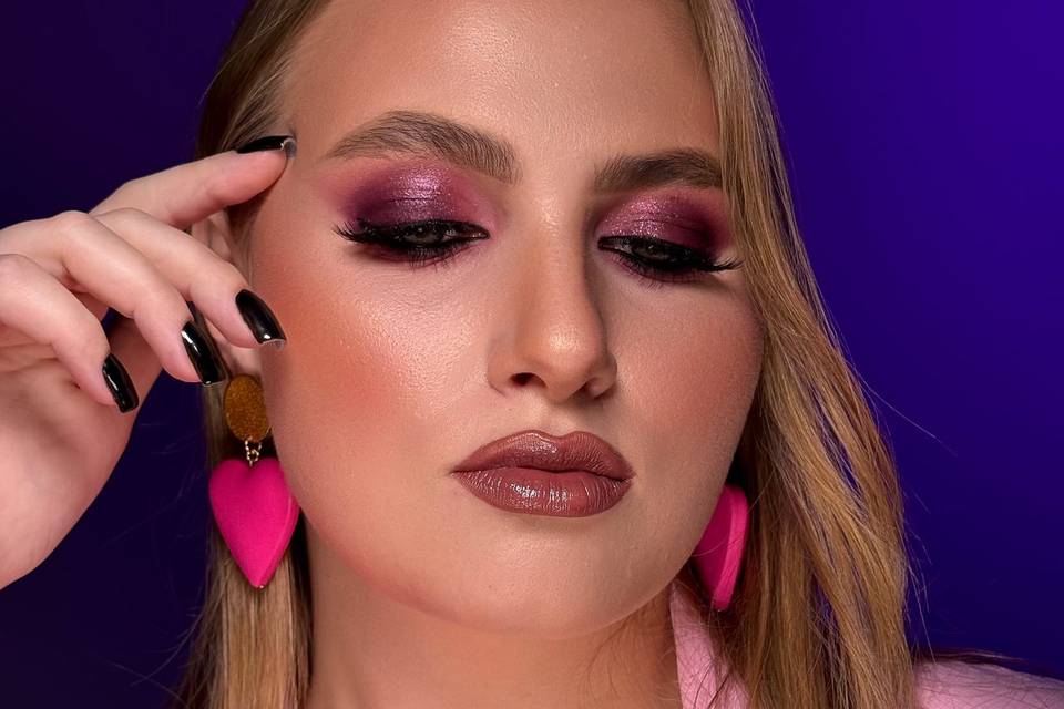 Smokey eye make up