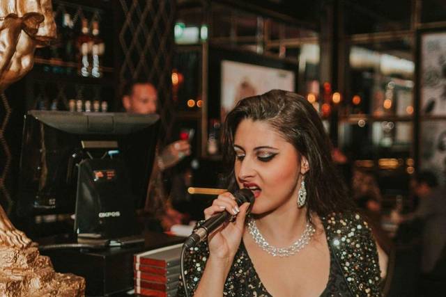 Casino/Cabaret singer