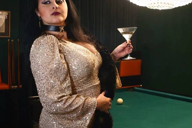 Casino/Cabaret singer