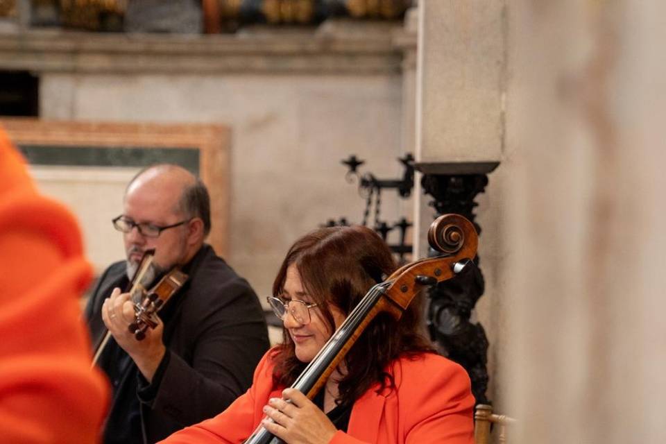 Duo com voz rimonia religiosa