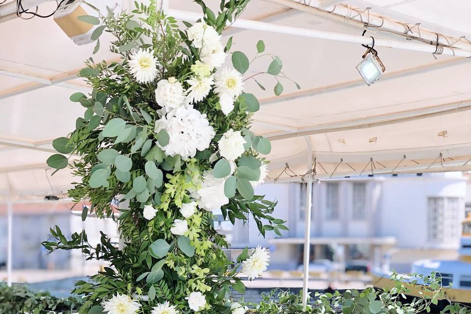 FLoral Decor on Evora Boat