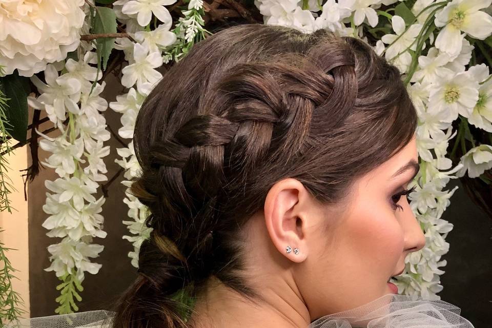 Penteado de noiva e makeup