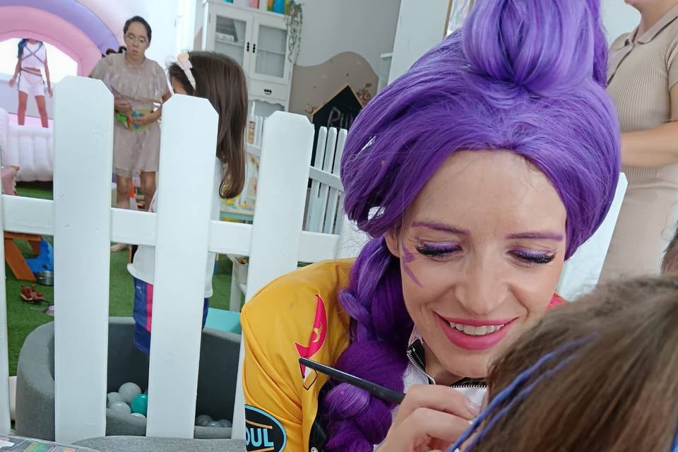 Pinturas faciais  e penteados