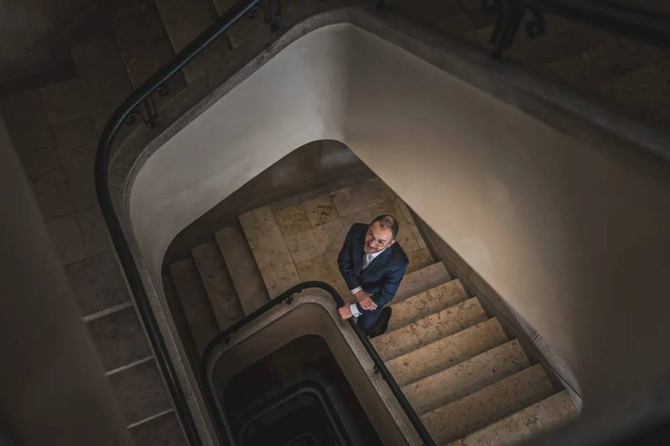 Noivo a sair de casa