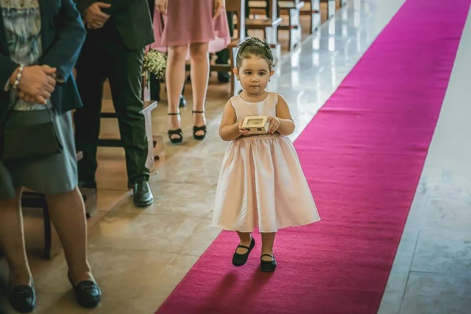 Menina das Alianças