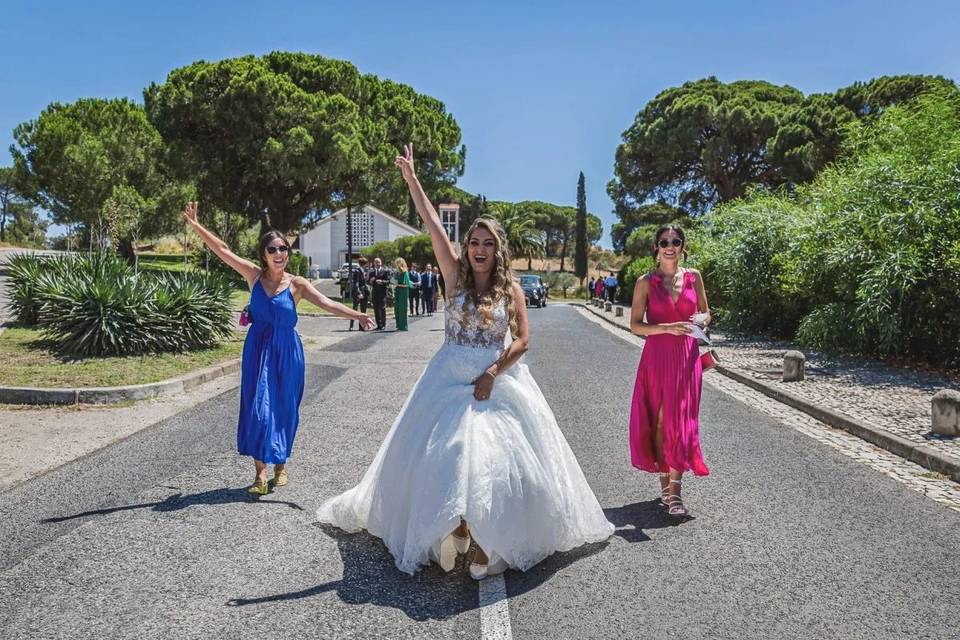 Noiva e amigas