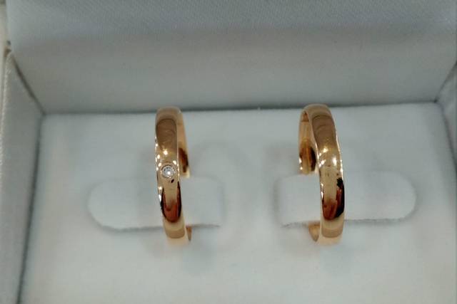 Aliança amêndoa com brilhante