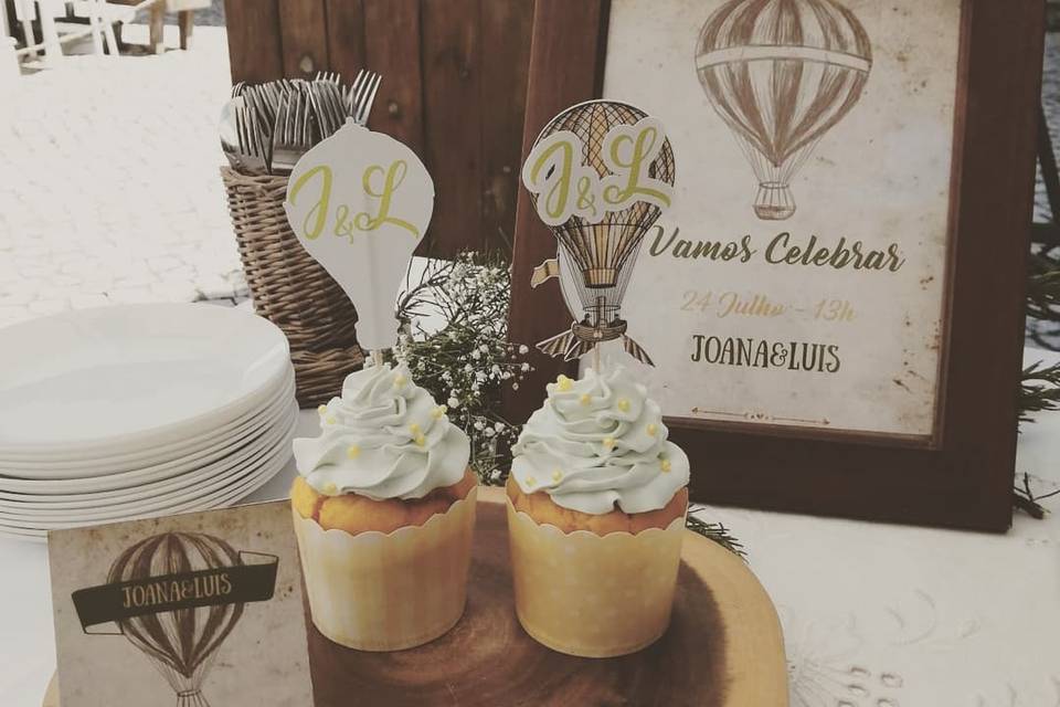 Bolo Noivos J&L em Cupcakes