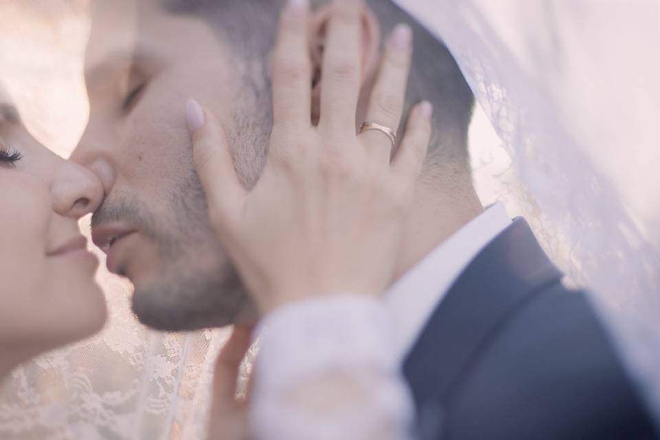 Um beijo debaixo do véu,