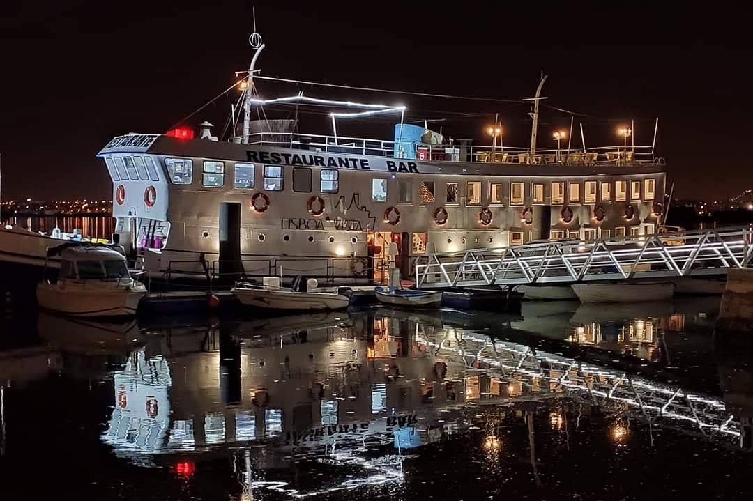 Restaurante vista Mar em espaço único na Marina de Portimão