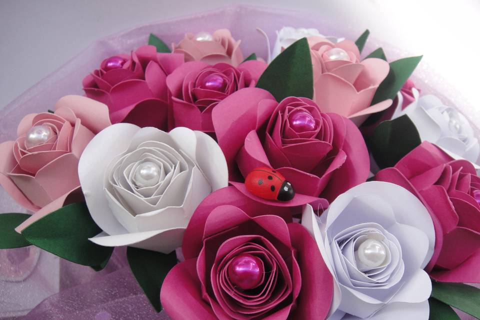 Bouquet rosas papel
