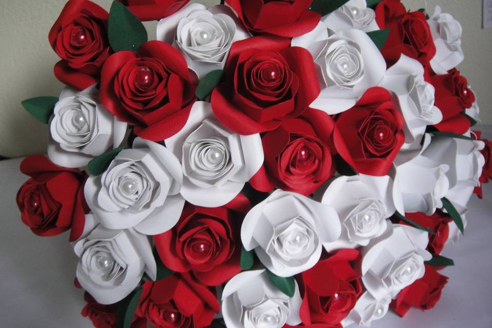 Bouquet rosas papel noiva
