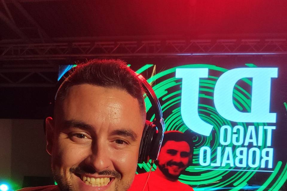 DJ