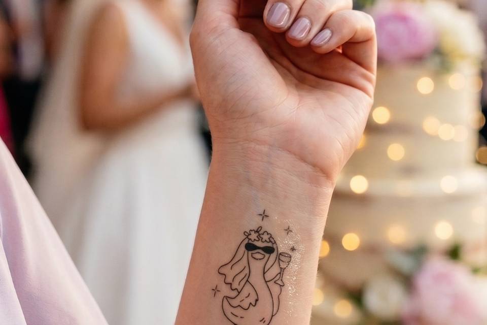 Temporary tattoo station