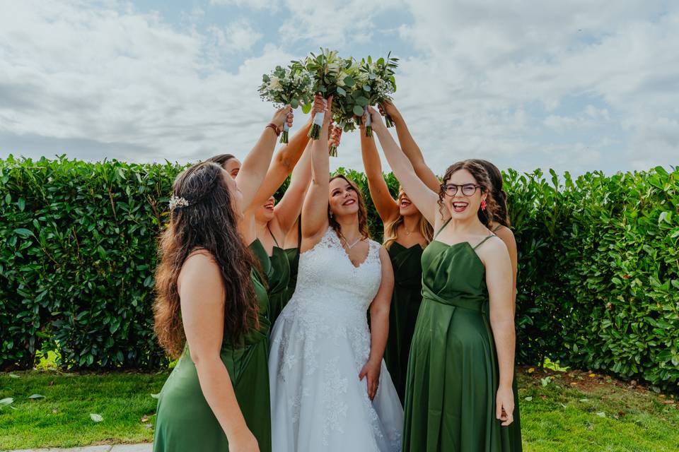 Bouquet de noiva e damas