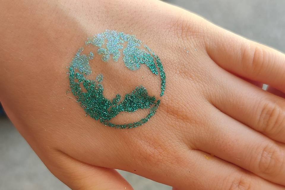 Tattoo glitter