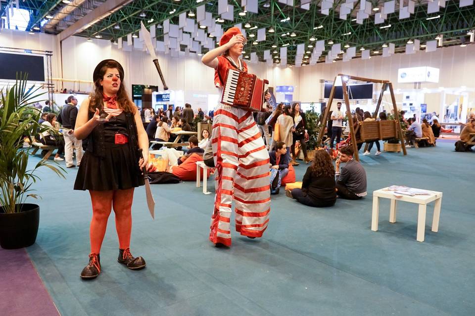 Animação circense e musical