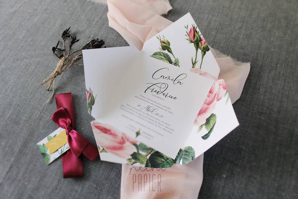 Convite floral com foil