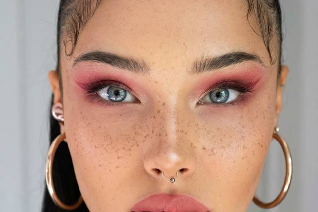 AV Adriana Velozo Makeup
