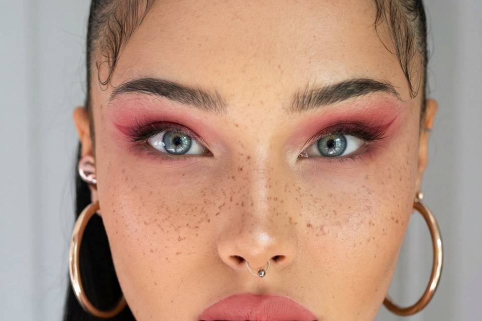AV Adriana Velozo Makeup