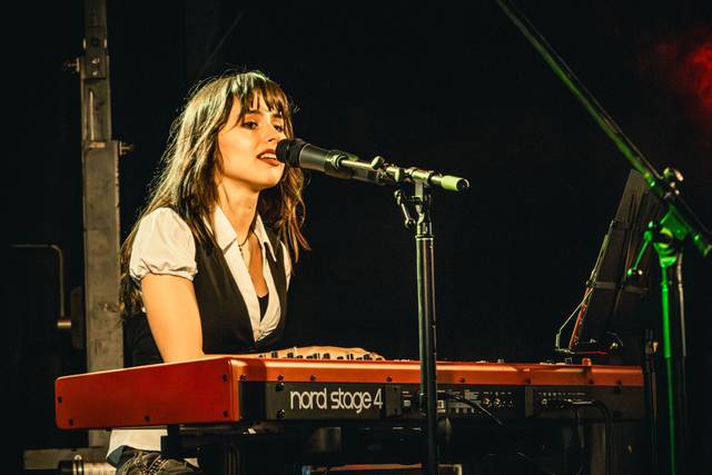 Pianista e cantora - Beatriz F