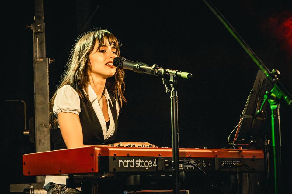 Pianista e cantora - Beatriz F