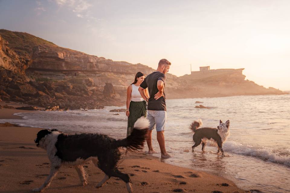 Pegadas ao pôr do sol