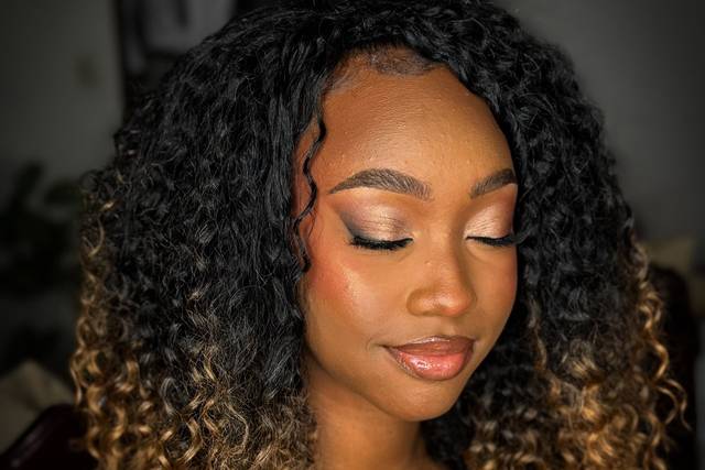Golden smokey eyes