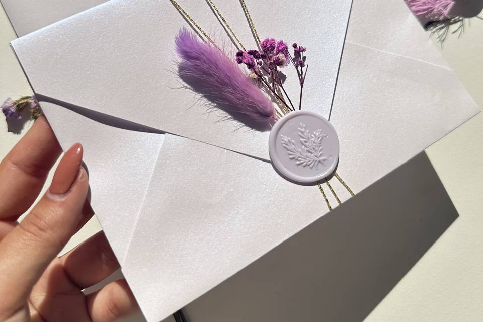 Convite shiny violet