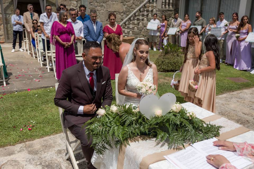 Fotógrafo de casamentos íntimo