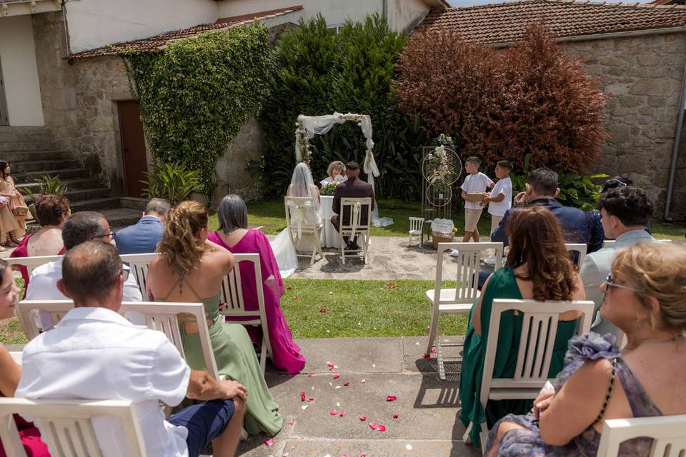 Fotógrafo de casamentos íntimo