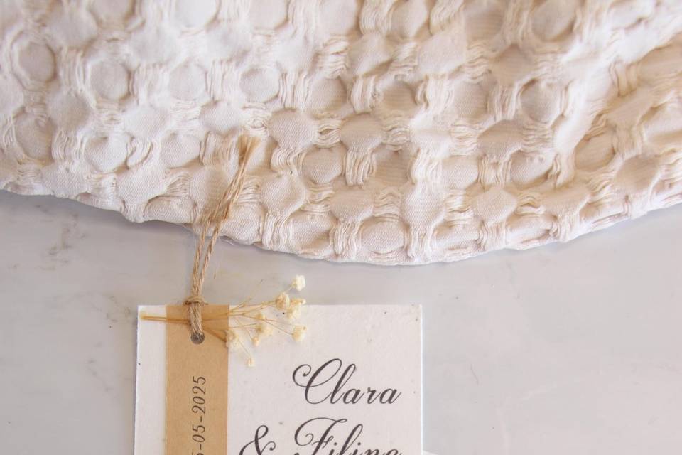 Convite em papel semente