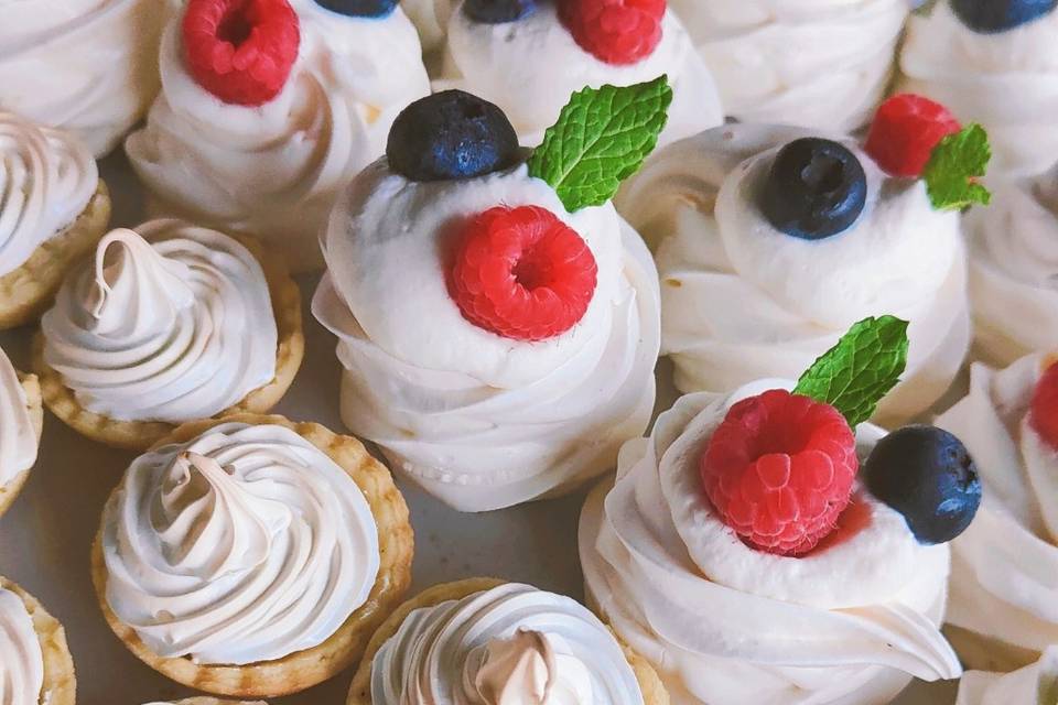 Tartes de limão e pavlovas