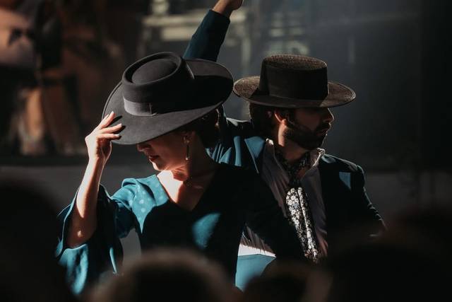 Esencia, Sevillanas y Flamenco