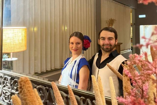 Esencia, Sevillanas y Flamenco