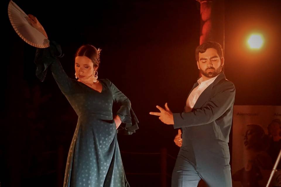 Esencia, Sevillanas y Flamenco