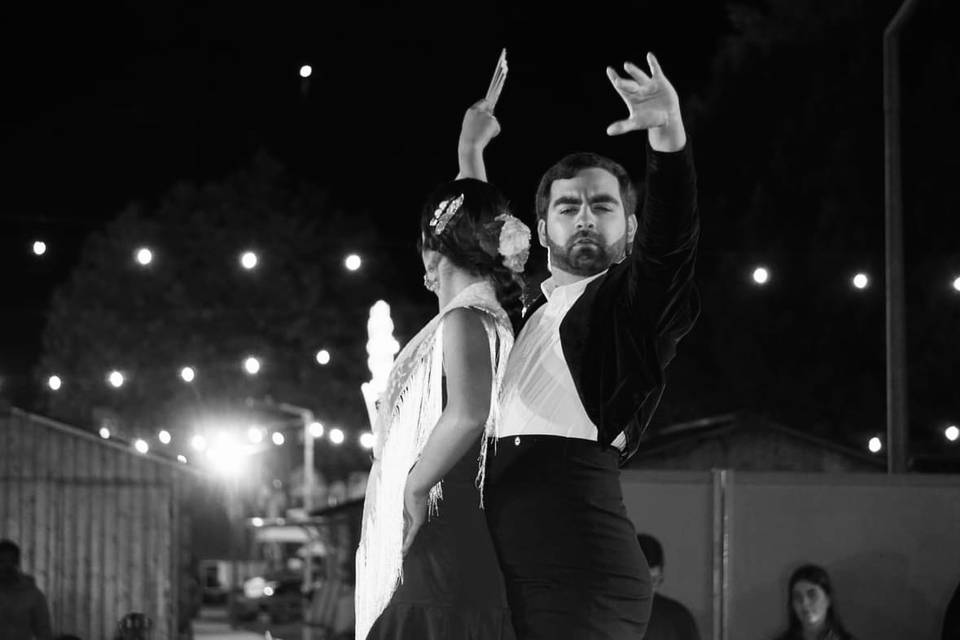 Esencia, Sevillanas y Flamenco