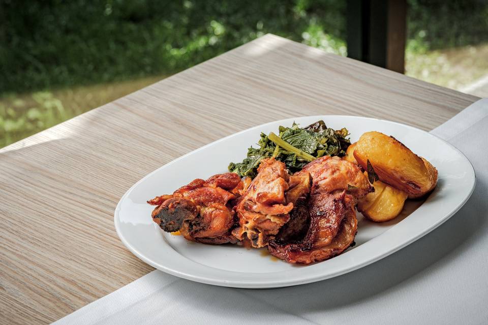 Cabrito assado no forno.