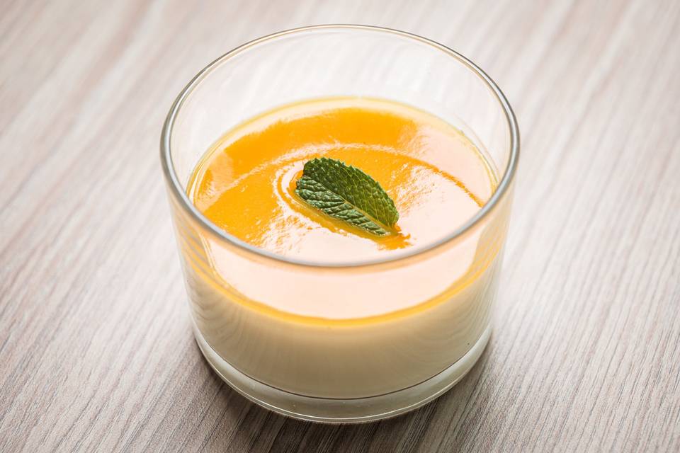 Novidade: pannacotta de manga.