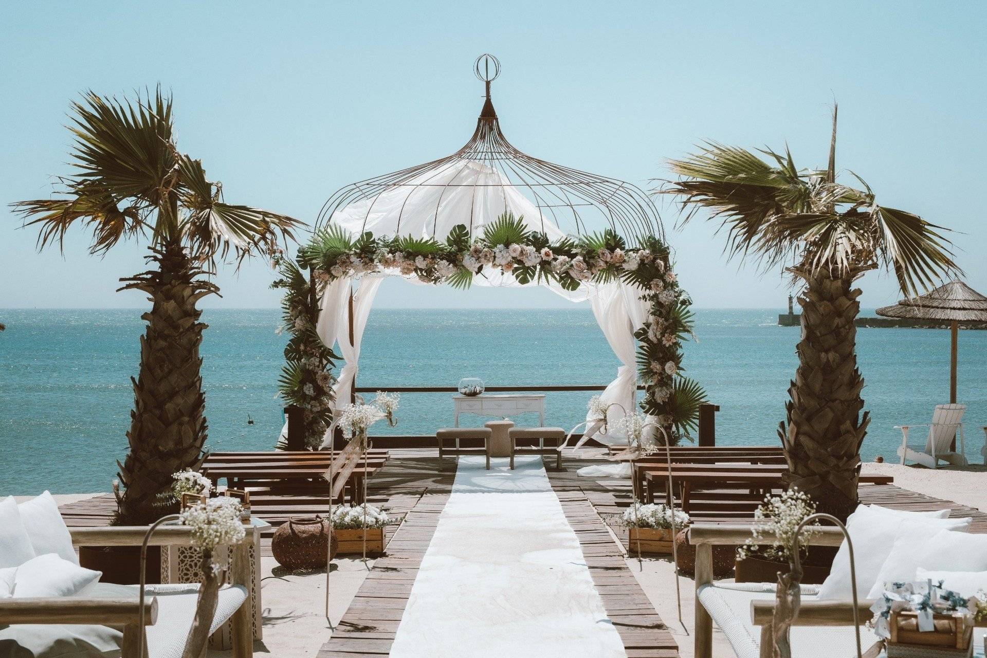 set lounge beach weddings