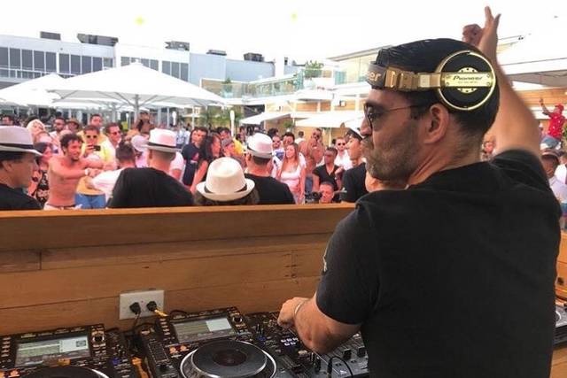 Cabana Pool Bar (Toronto)