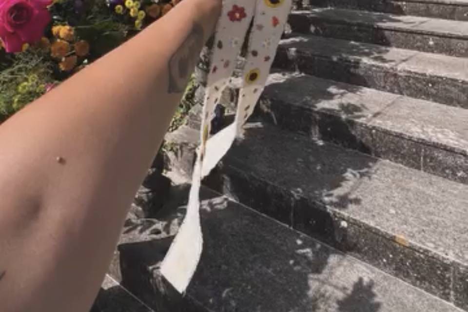 Buquê com fita bordada